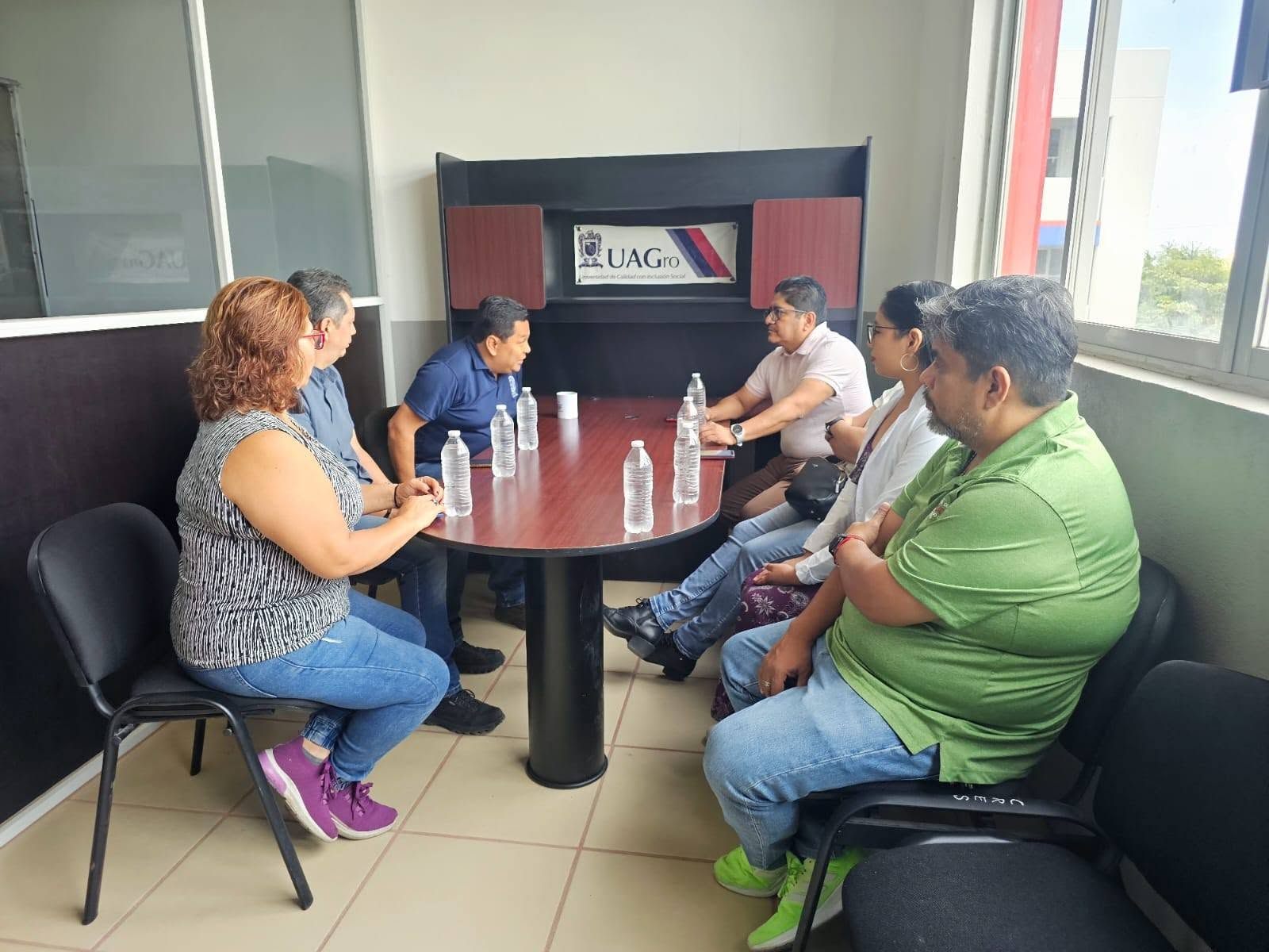 Mesa institucional de trabajo en universidad